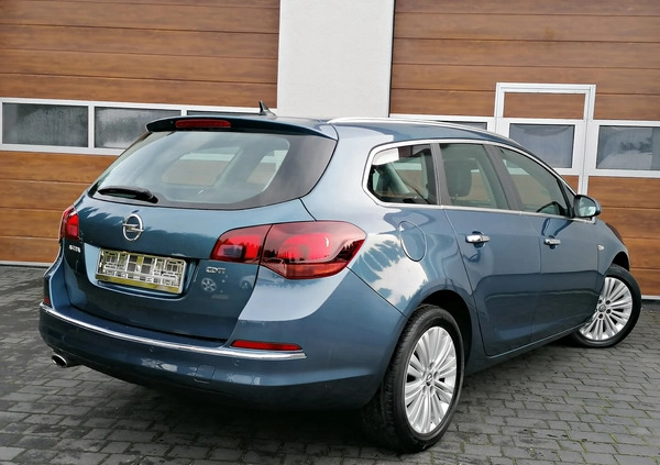 Opel Astra cena 28900 przebieg: 212000, rok produkcji 2013 z Września małe 781